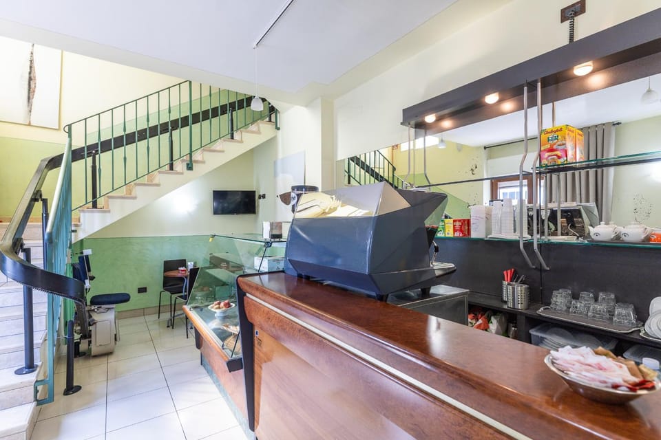 Lounge or bar, Food and drinks, Breakfast, Italian breakfast