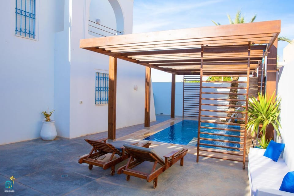 Pool view, Swimming pool, sunbed