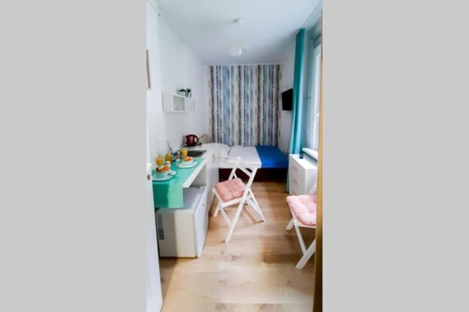 Przytulny pokój w zacisznej okolicy z łazienką wspólna dla dwóch pokoi Apartment in Sopot
