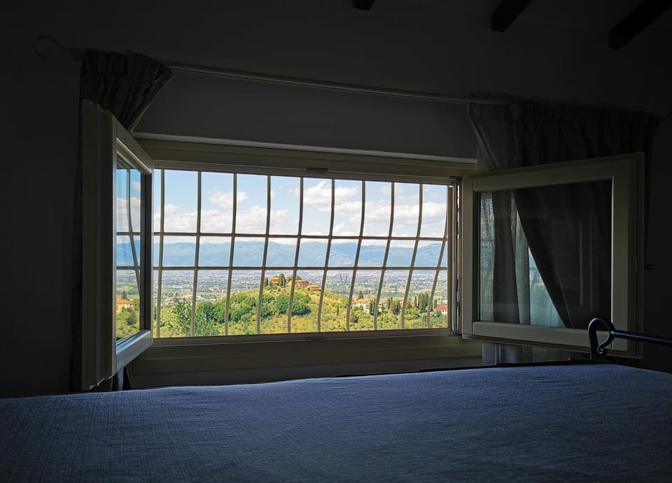 Bed, View (from property/room), Photo of the whole room, Bedroom