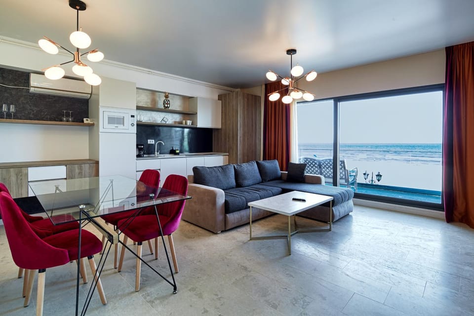 Communal lounge/ TV room, Living room