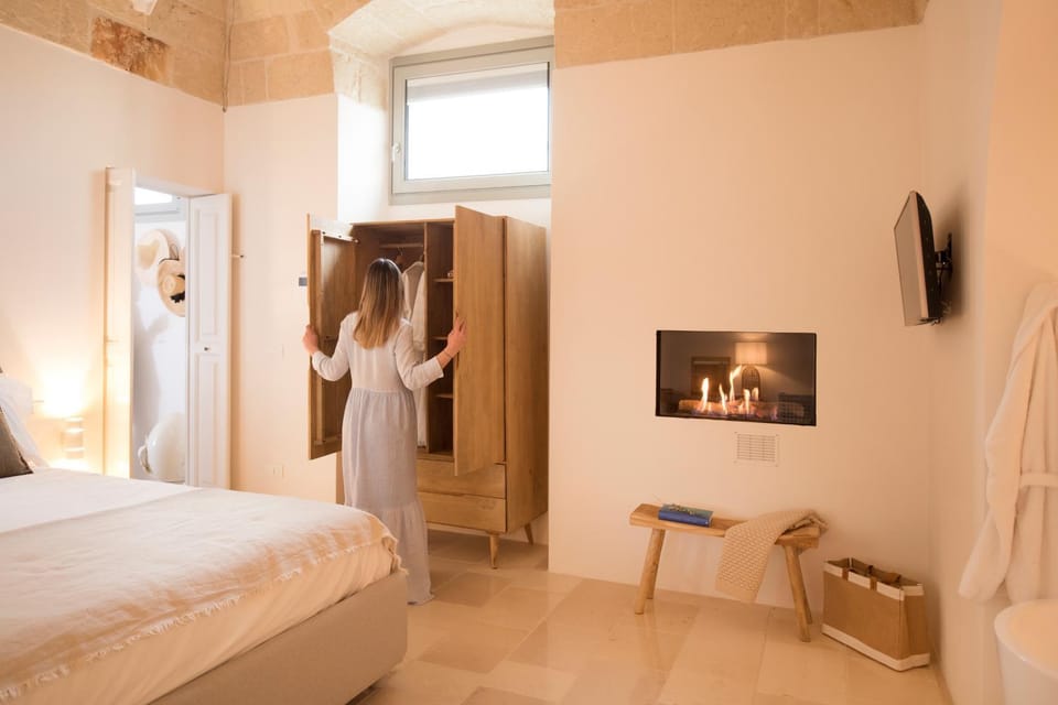 Bedroom, flat iron
