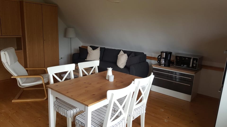 Living room, Seating area, Dining area