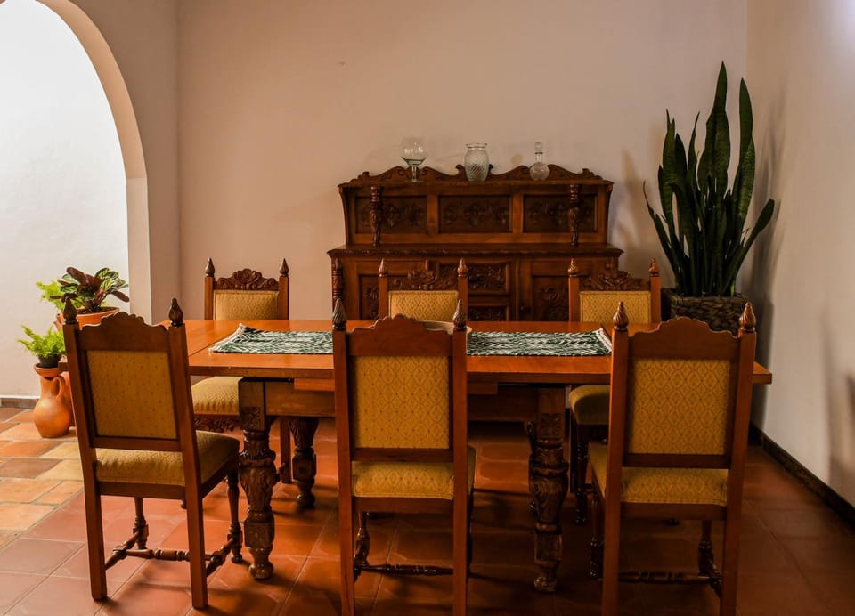 Seating area, Dinner