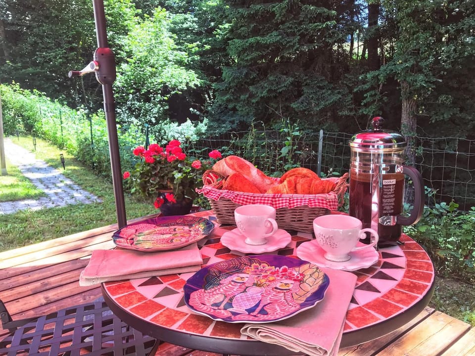 Spring, Garden, Dining area, Garden view, Breakfast, Continental breakfast