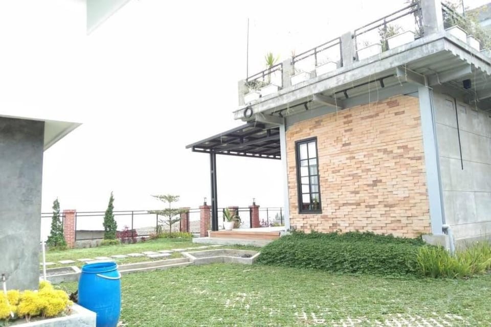 Vila De Pabrik Lembang Villa in Lembang