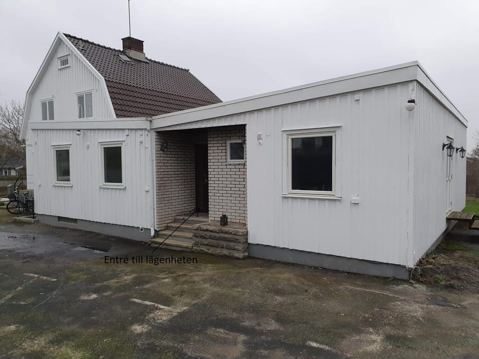 Property building, Facade/entrance