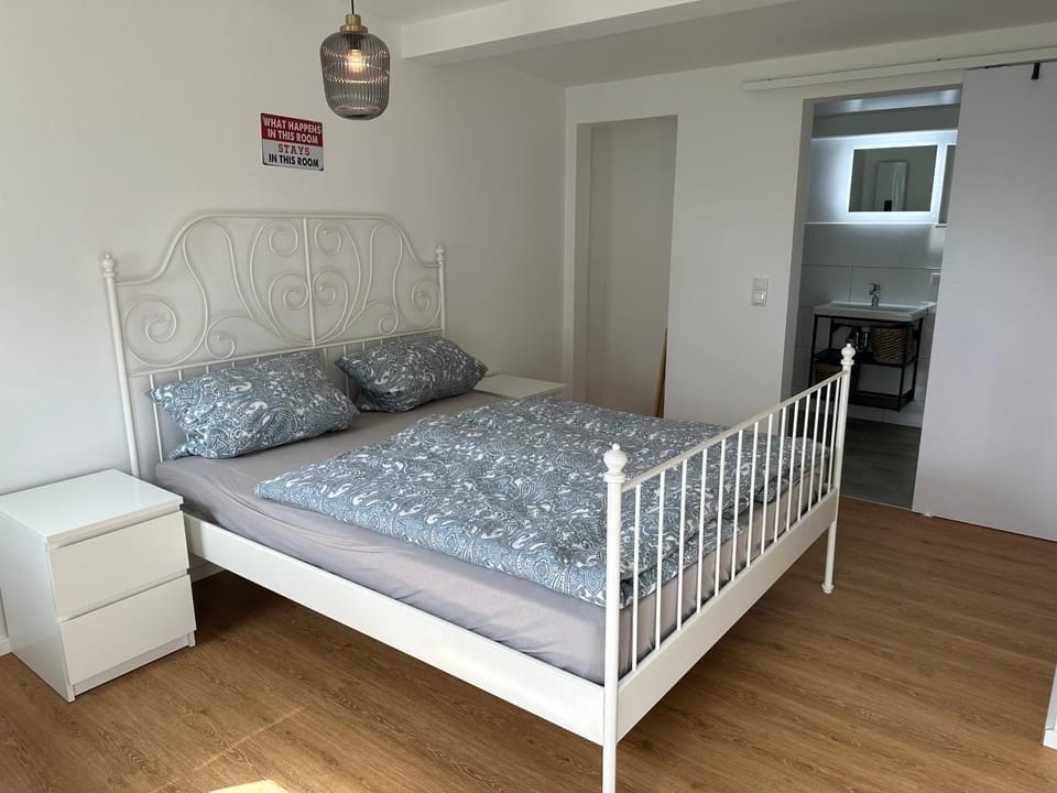 Villa Frankenstein - Deluxe Ferienwohnung mit Ladestation E-Auto & E-Bike Apartment in Mecklenburg-Vorpommern, Germany