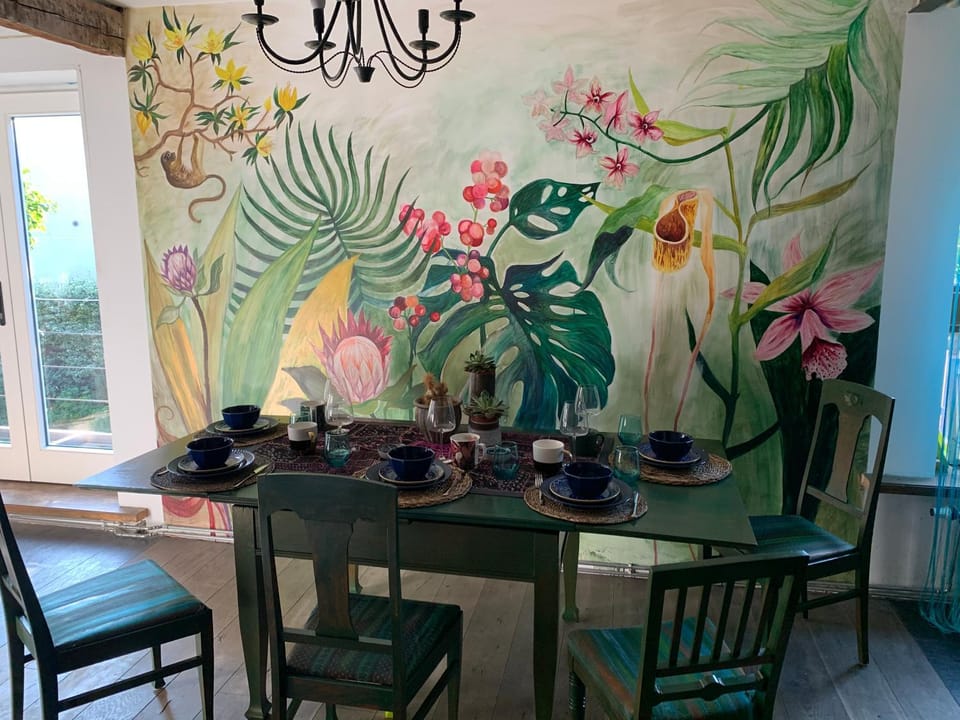 Living room, Dining area