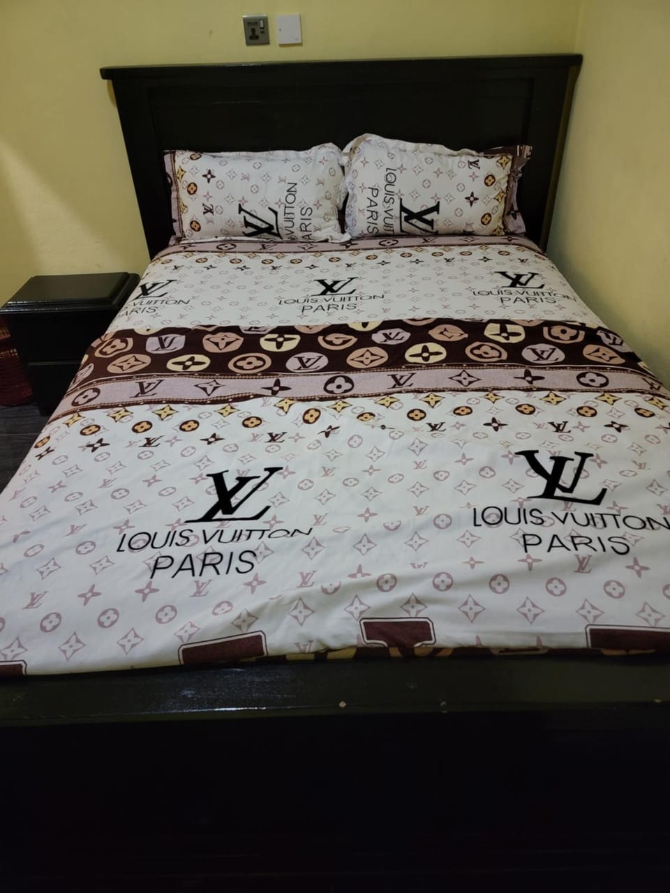Jennabwa Lodge and Restaurant Bed and Breakfast in Freetown