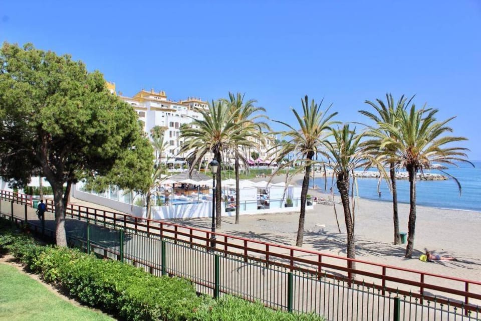 Puerto Banus Luxury Beachfront Apartment D Apartment in Marbella