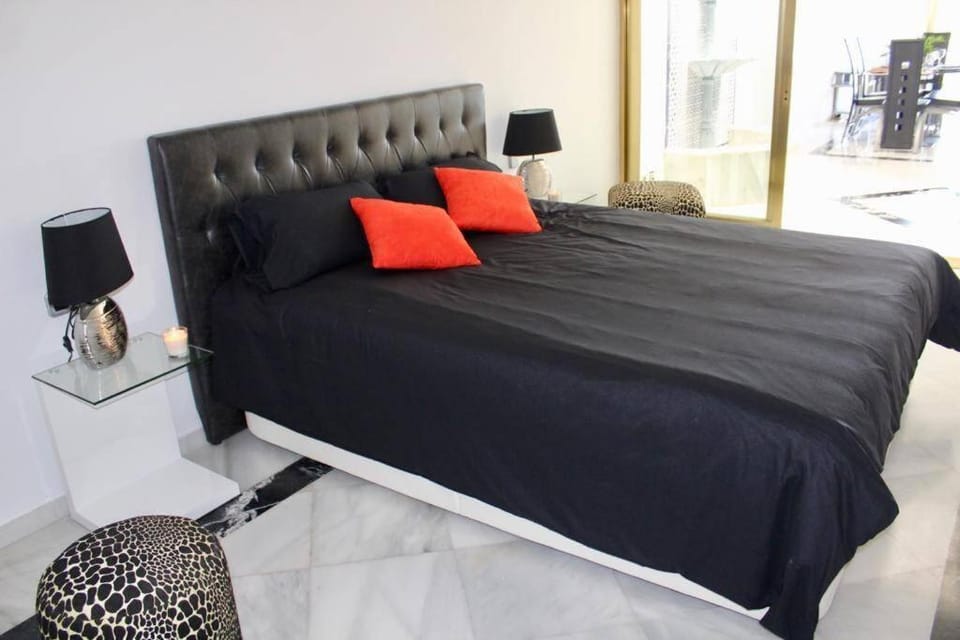 Puerto Banus Luxury Beachfront Apartment D Apartment in Marbella