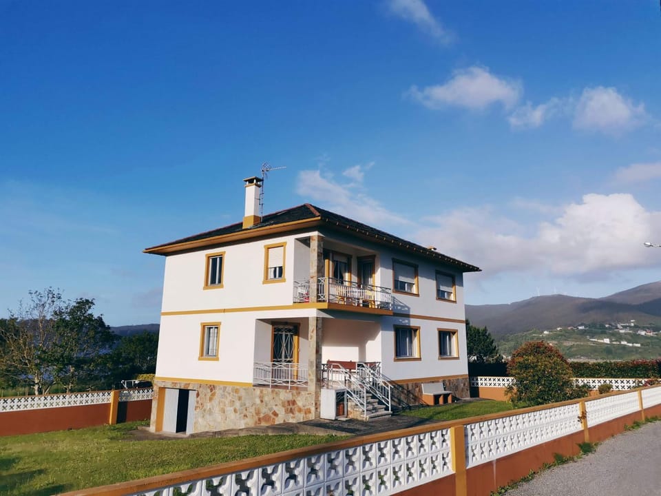 Casa Courcelles - Viveiro Vacation rental in A Mariña Occidental