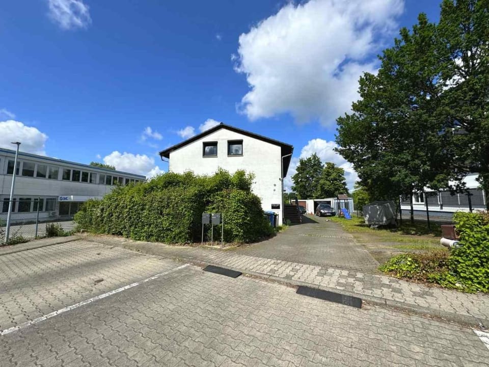 Property building, Day, Neighbourhood, Street view