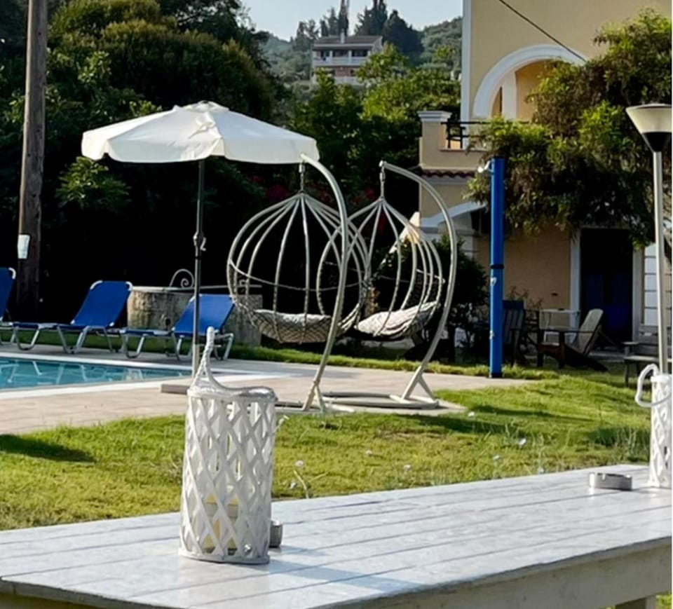 Garden, Swimming pool