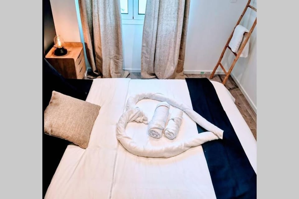 4 couchages Climatisé Direct Plage wifi parking Apartment in Antibes
