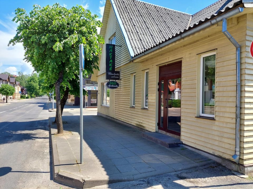 Property building, Facade/entrance