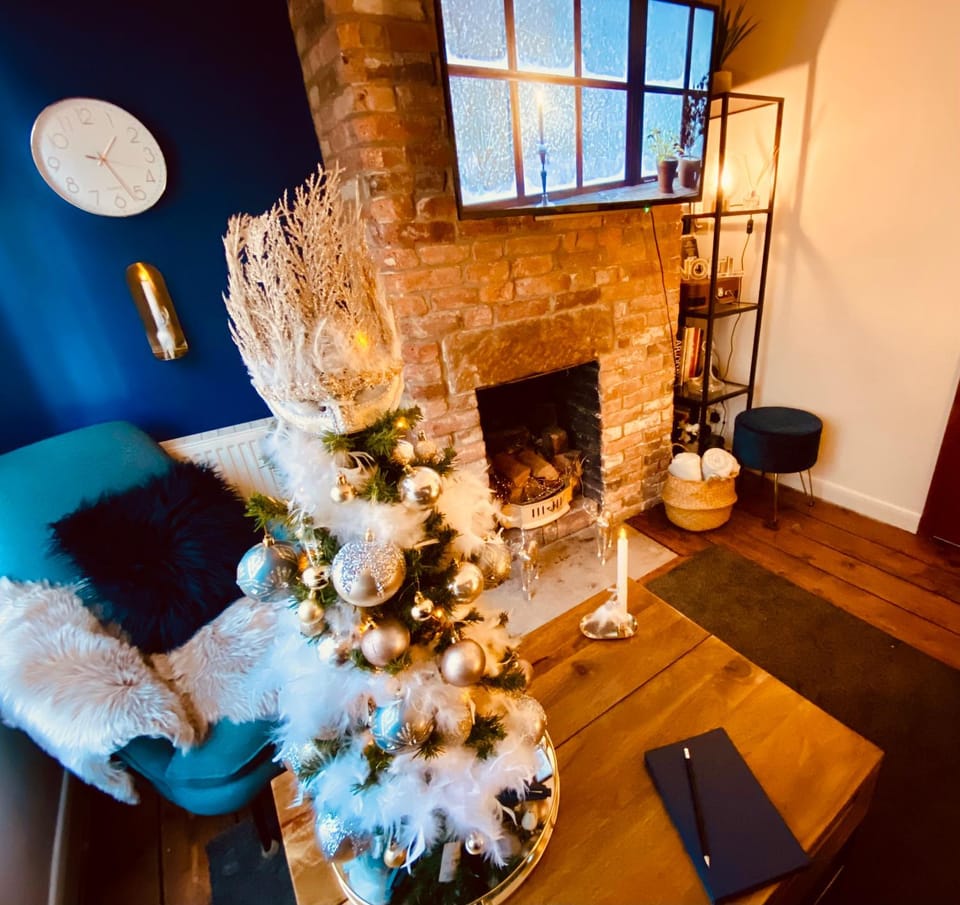 The Tenth House, Grade II Listed Georgian Town House, Wirksworth, Derbyshire, Peak District Cottage, Sleeps 4 House in Amber Valley