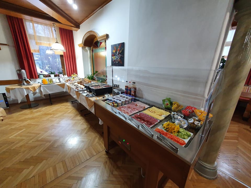 Breakfast, Continental breakfast, Buffet breakfast