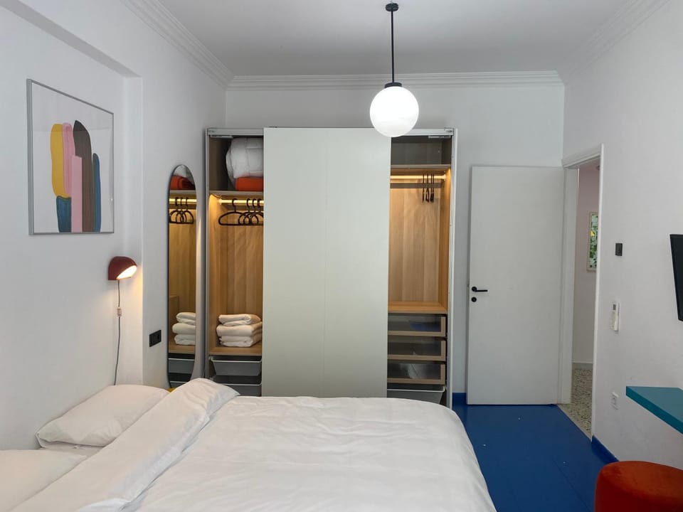 Bed, Photo of the whole room, Bedroom, wardrobe