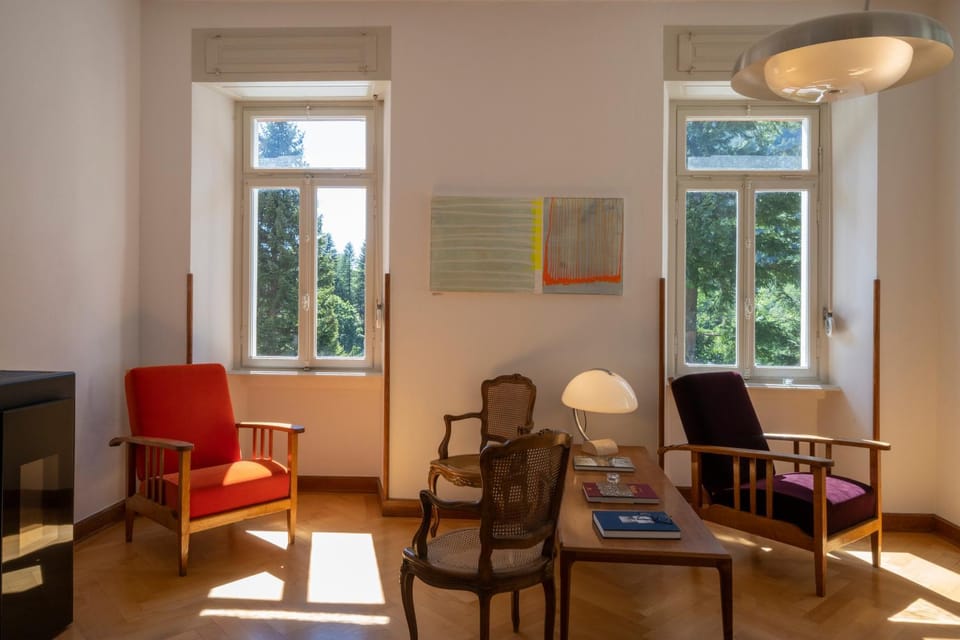 Seating area