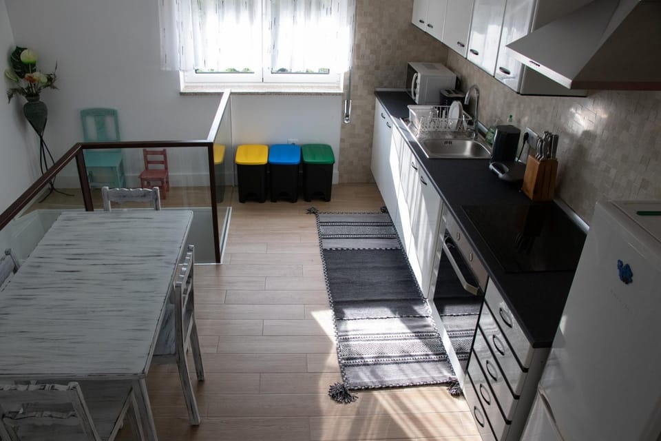 Kitchen or kitchenette, Communal kitchen
