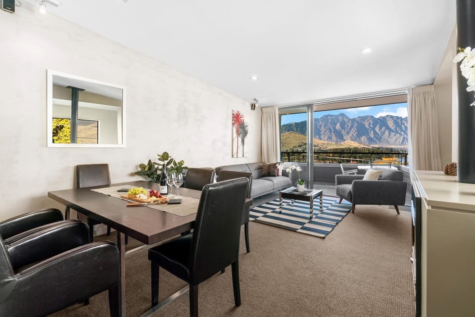 Natural landscape, Living room, Seating area, Dining area, Mountain view