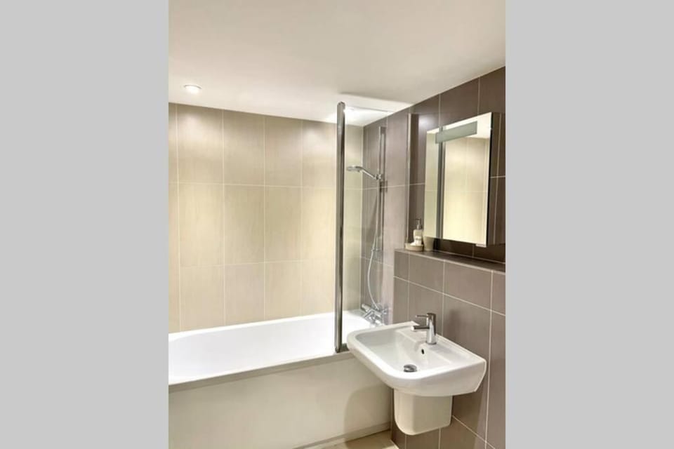 Luna Beach - Luxury Carbis Bay Apartment + Parking Apartment in England