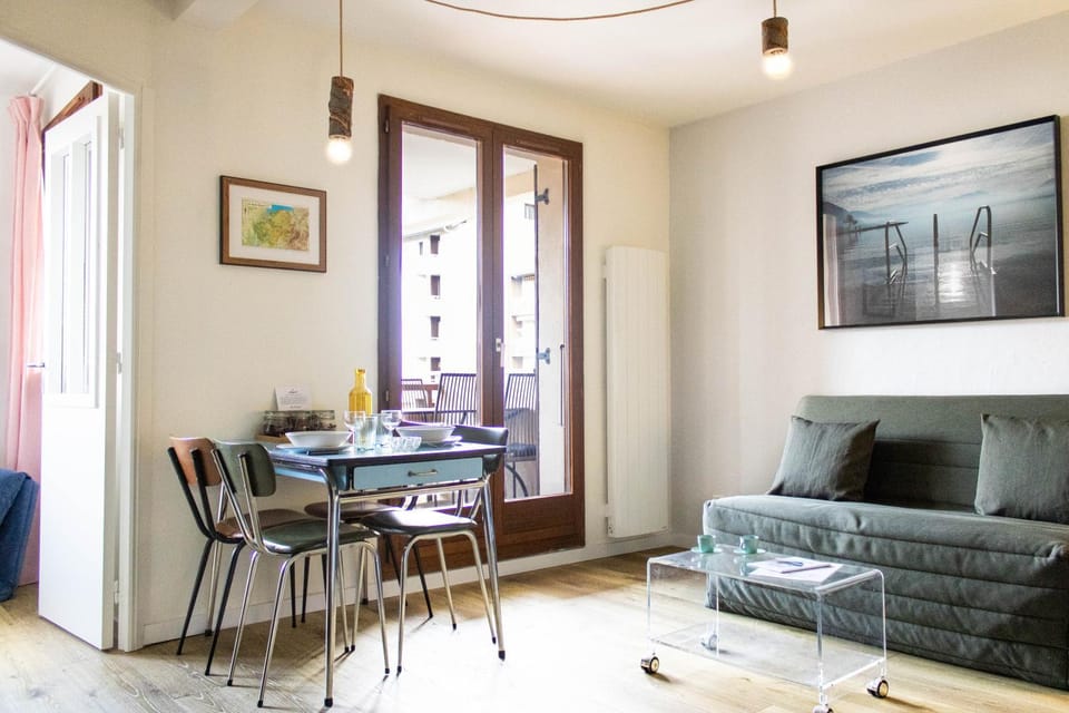 Les Écureuils - calme, parking & balcon Apartment in Annecy