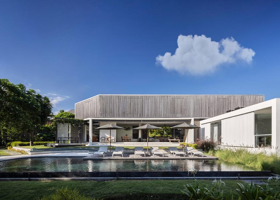 Property building, Day, Garden, Pool view, Swimming pool