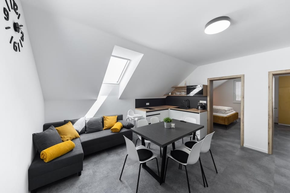 Kitchen or kitchenette, Living room