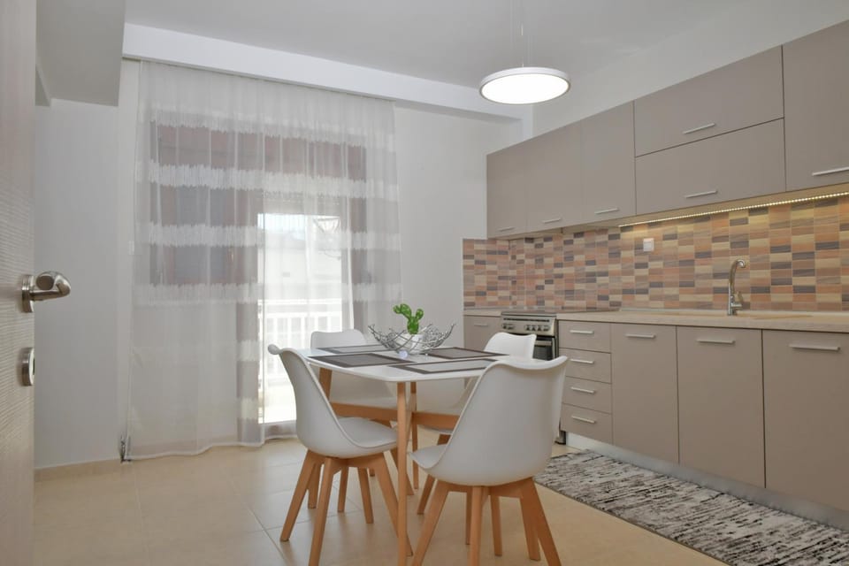 Poli's Luxury suite @ N. Moudania Apartment in Halkidiki