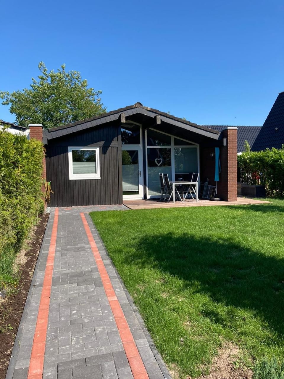 Property building, Facade/entrance, Garden