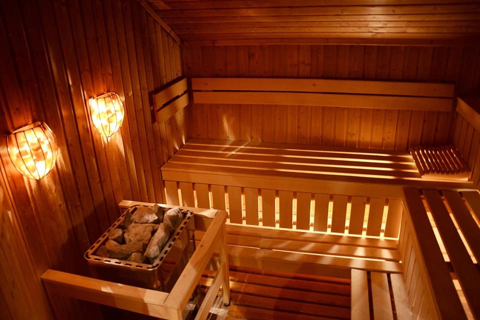 Sauna, Swimming pool