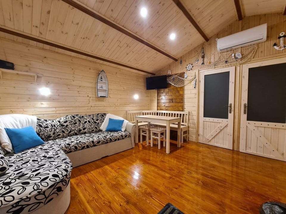 Siedlisko nr 4A nad jeziorem Skarlińskim, jezioro, mazury, domki letniskowe House in Masovian Voivodeship