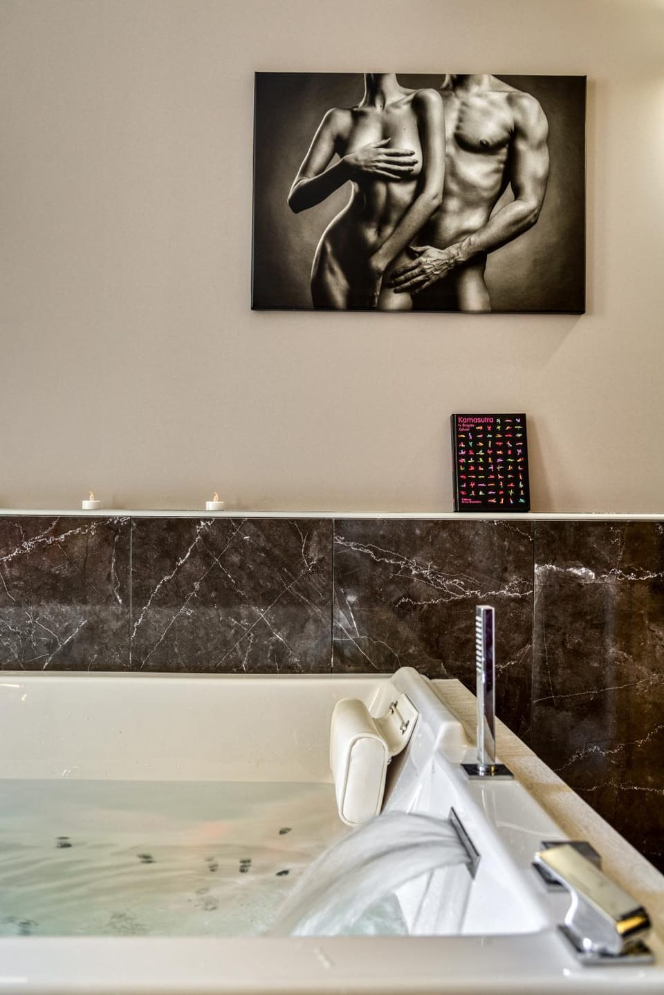 Hot Tub, Hot Tub, Spa and wellness centre/facilities, Decorative detail