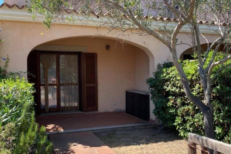 Patio, Facade/entrance