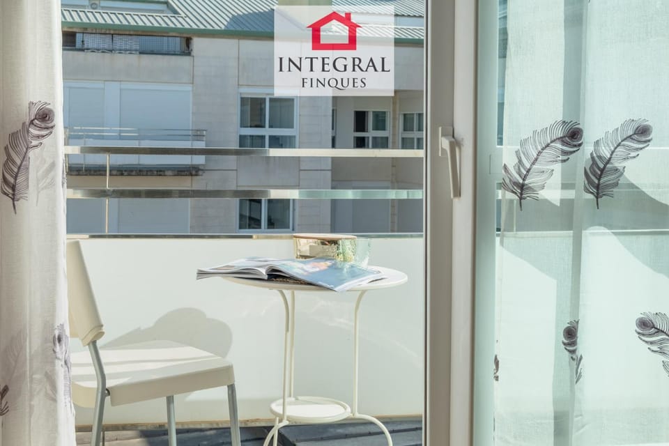 Property building, Spring, Off site, Summer, Balcony/Terrace, Photo of the whole room, furniture