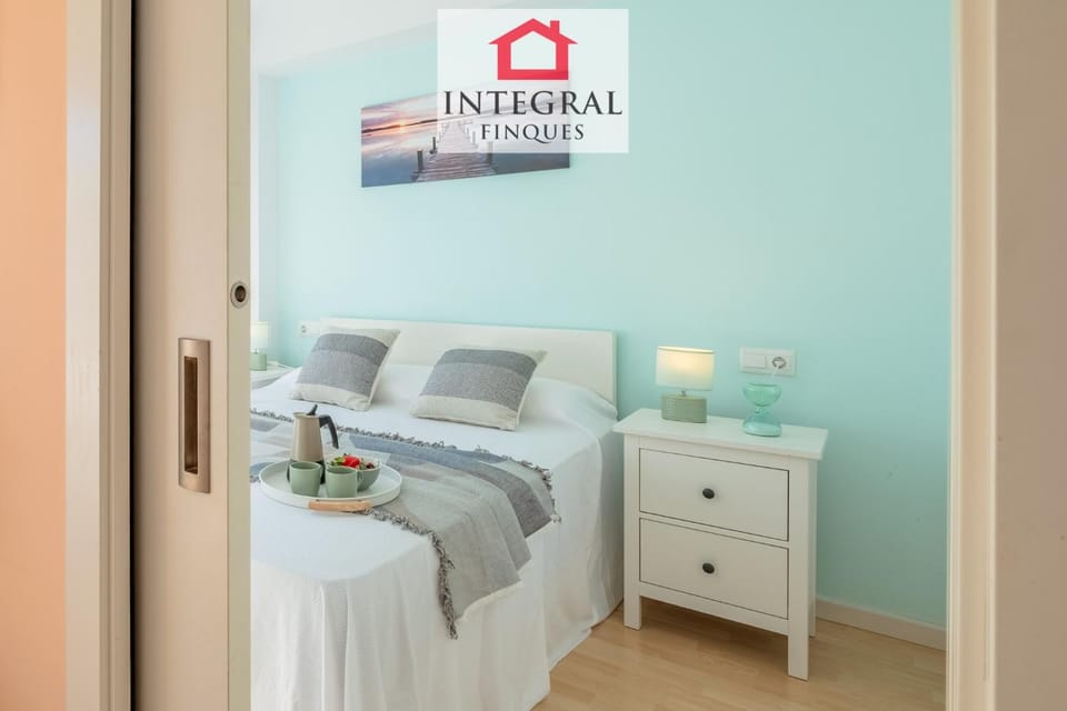 Bed, Night, Photo of the whole room, Bedroom, Sunrise