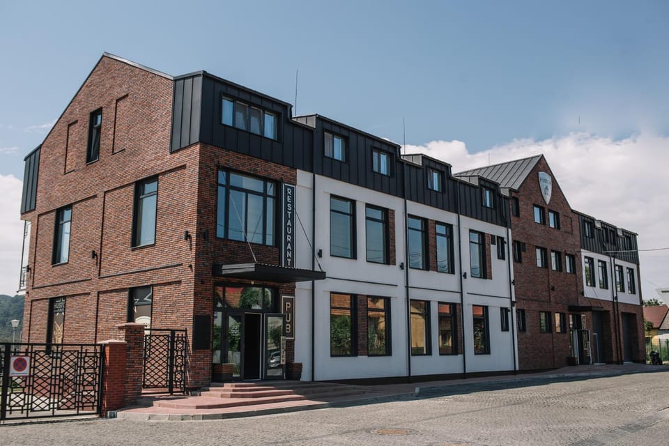 Property building, Facade/entrance