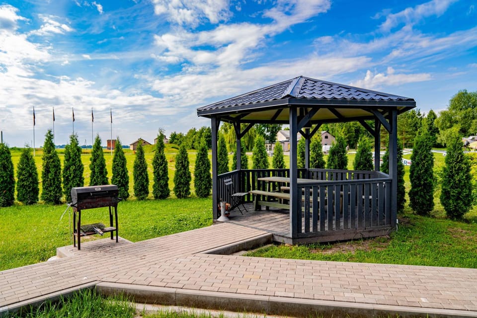 Patio, BBQ facilities