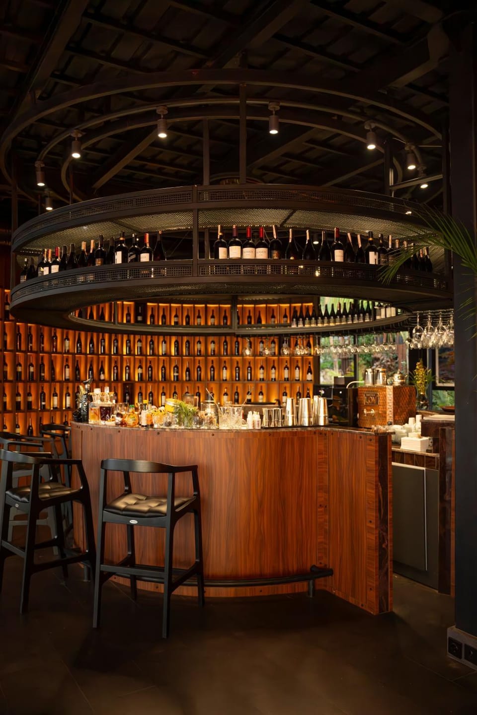 Restaurant/places to eat, Lounge or bar