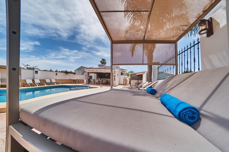 Swimming pool, Swimming pool, sunbed
