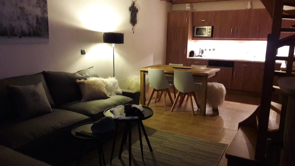 Kitchen or kitchenette, Living room, Dining area