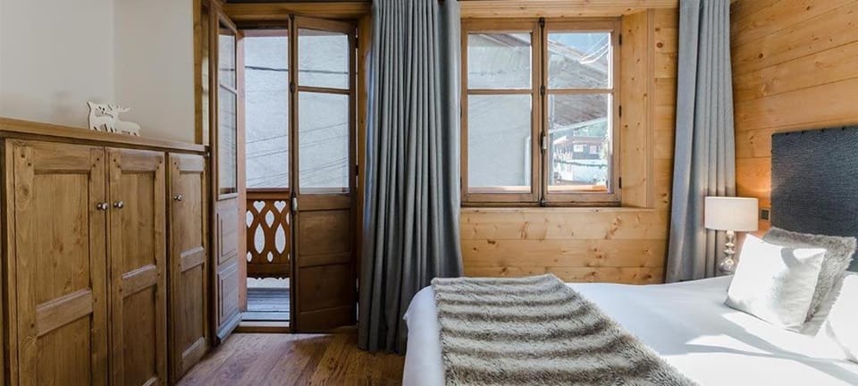 Bed, Balcony/Terrace, Bedroom, wardrobe