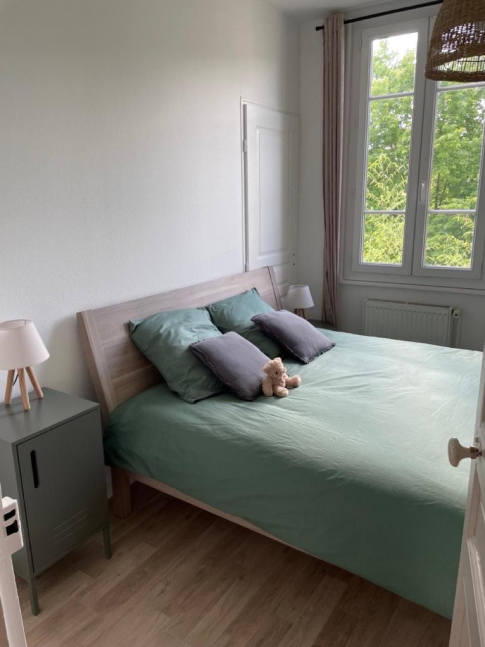 Bed, Photo of the whole room, Bedroom