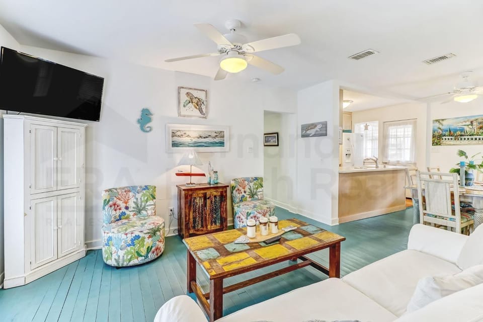 Vintage Home with Fire Pit in Backyard Street Away from Beach House in Fernandina Beach