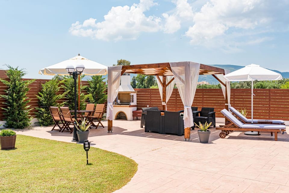 Patio, BBQ facilities