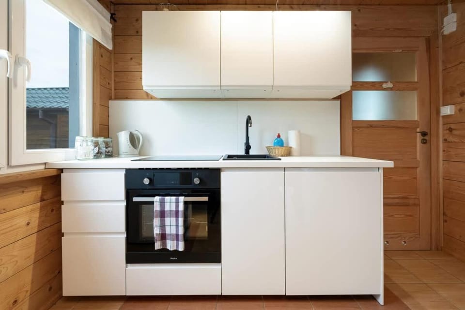 Kitchen or kitchenette, dishwasher, pet friendly, stove