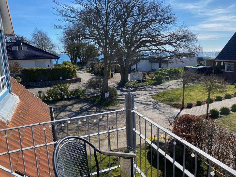 Day, Neighbourhood, View (from property/room), Balcony/Terrace, Street view
